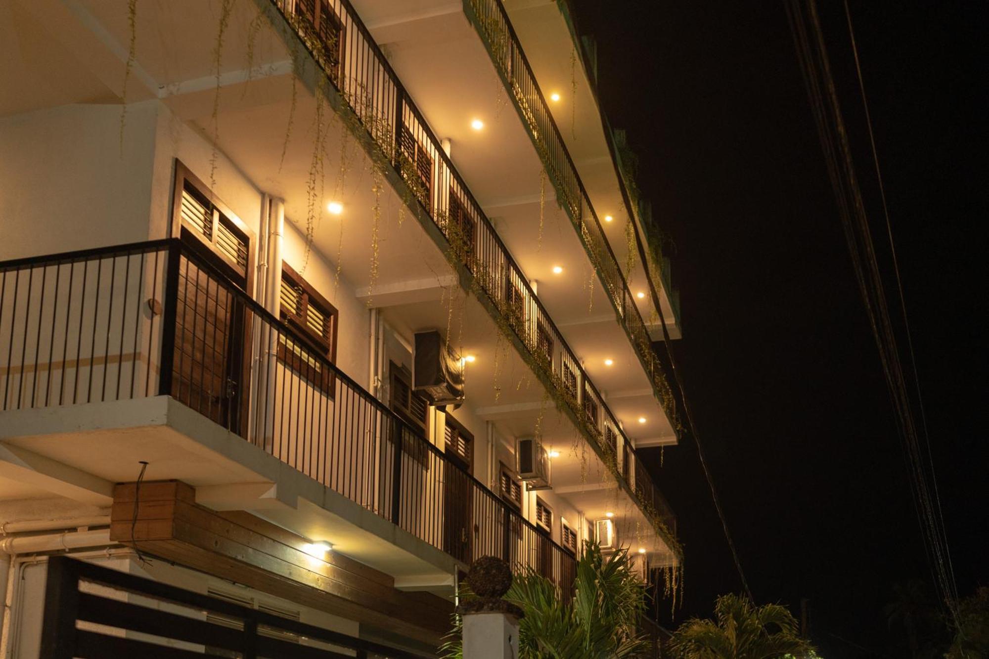 Traveller'S Hotel 希克杜沃 外观 照片
