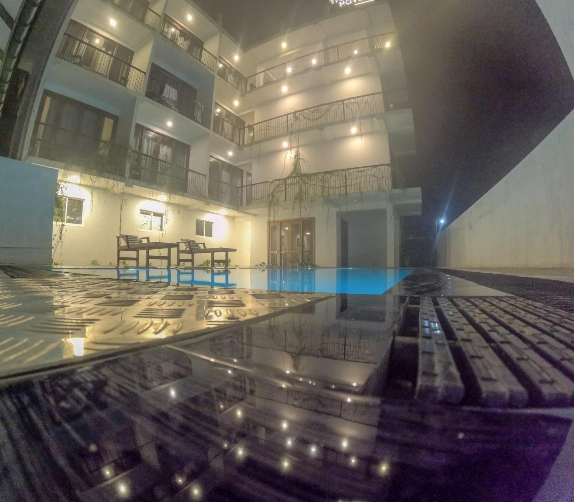Traveller'S Hotel 希克杜沃 外观 照片